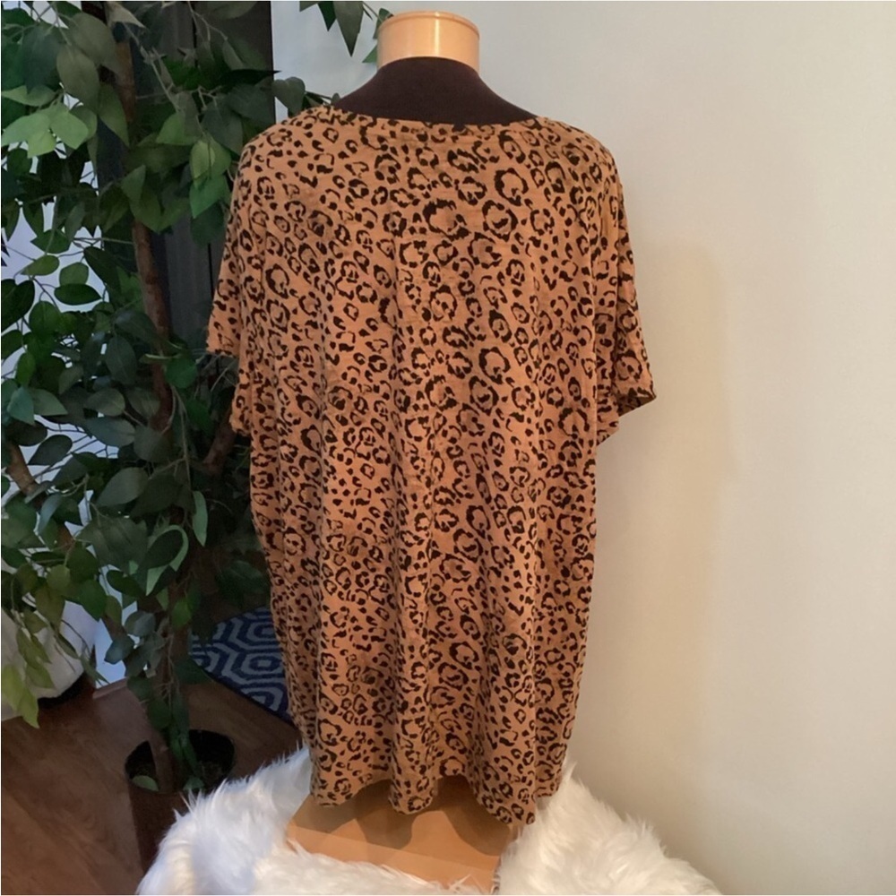 Ava & Viv short sleeve blouse Woman’s size 3X  animal cheetah leopard - Picture 2 of 13